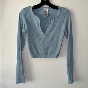 Ribbed Athletic Blue Crop Fitted Blouse with Cut Out